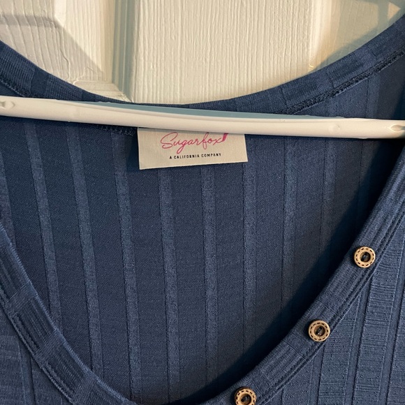 Sugarfox Long-sleeve Scoop Neck Top - Picture 3 of 5